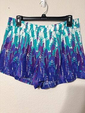 Tart Teal & Purple Printed Pleated Silk Shorts.‎ Side Zip 4